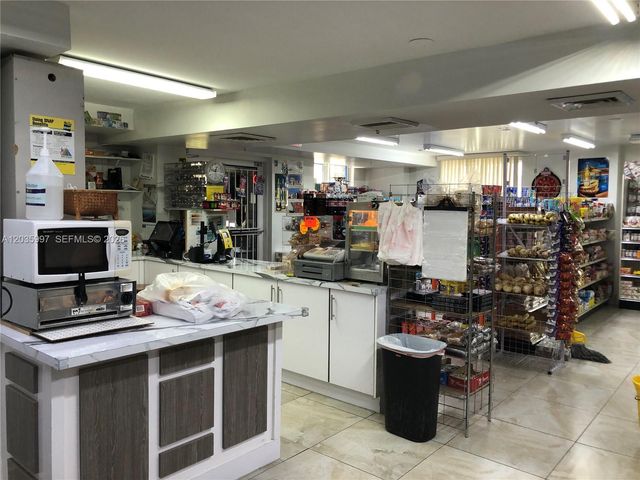 5085 NW 7th St 711, Miami, FL 33126