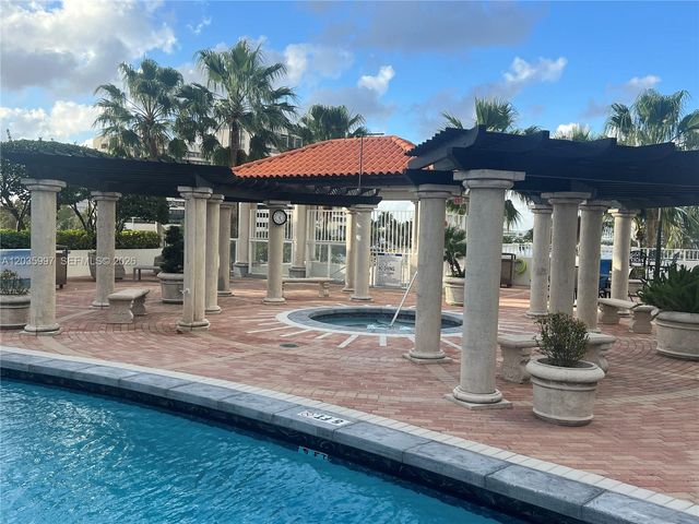5085 NW 7th St 711, Miami, FL 33126