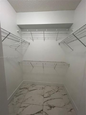 5085 NW 7th St 711, Miami, FL 33126