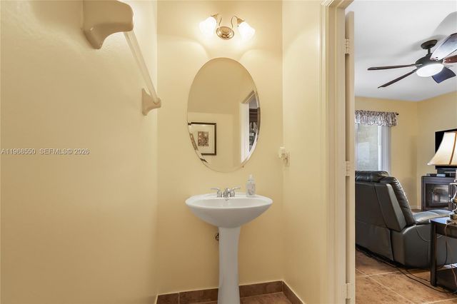 4870 Bonsai Circle 106, Palm Beach Gardens, FL 33418