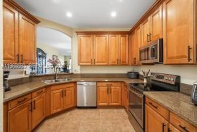 4870 Bonsai Circle 106, Palm Beach Gardens, FL 33418