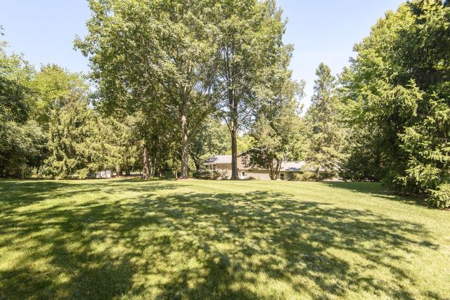 W285S3467 Snow Goose TRAIL, Waukesha, WI 53189