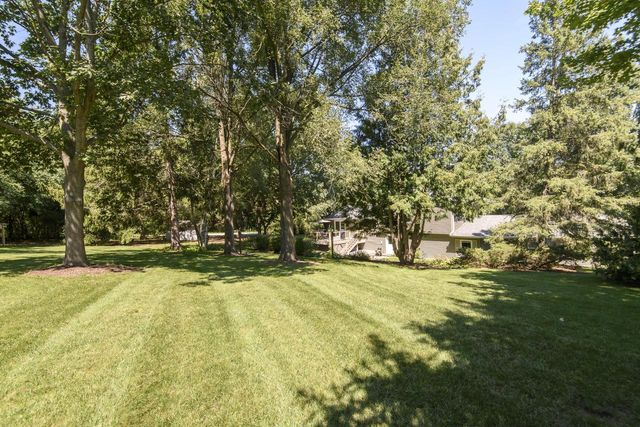 W285S3467 Snow Goose TRAIL, Waukesha, WI 53189