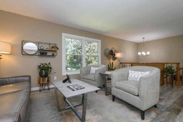W285S3467 Snow Goose TRAIL, Waukesha, WI 53189