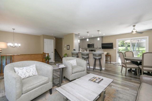 W285S3467 Snow Goose TRAIL, Waukesha, WI 53189