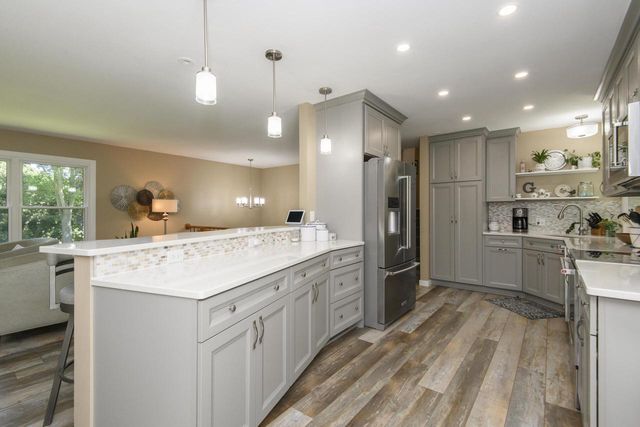 W285S3467 Snow Goose TRAIL, Waukesha, WI 53189