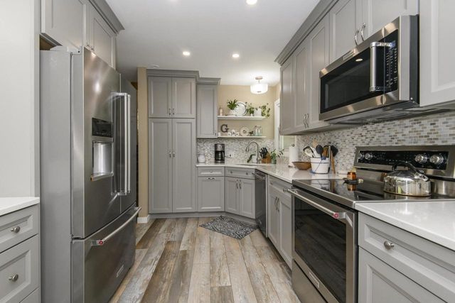 W285S3467 Snow Goose TRAIL, Waukesha, WI 53189