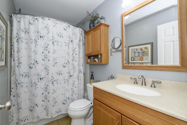 W285S3467 Snow Goose TRAIL, Waukesha, WI 53189
