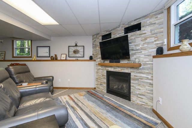 W285S3467 Snow Goose TRAIL, Waukesha, WI 53189