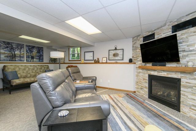 W285S3467 Snow Goose TRAIL, Waukesha, WI 53189