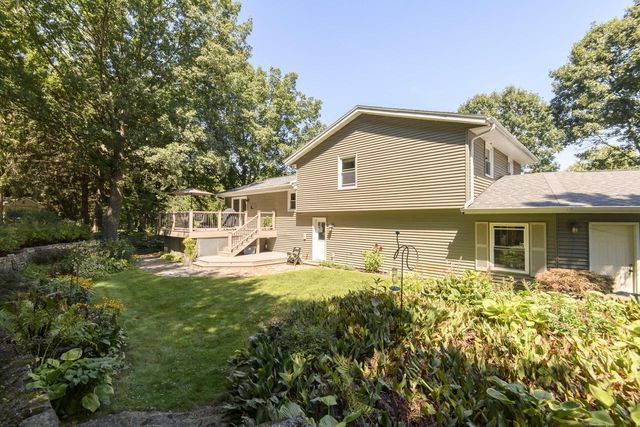 W285S3467 Snow Goose TRAIL, Waukesha, WI 53189