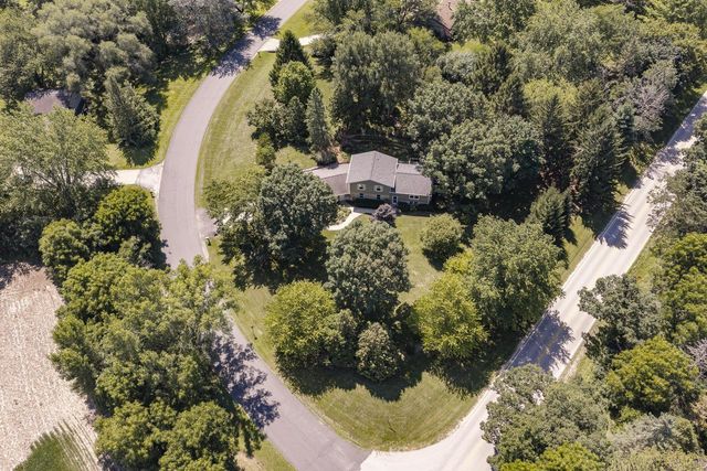 W285S3467 Snow Goose TRAIL, Waukesha, WI 53189