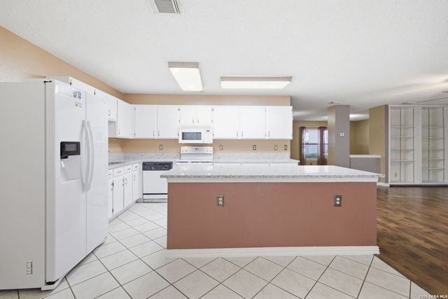 12859 Hunting Bear, San Antonio, TX 78249