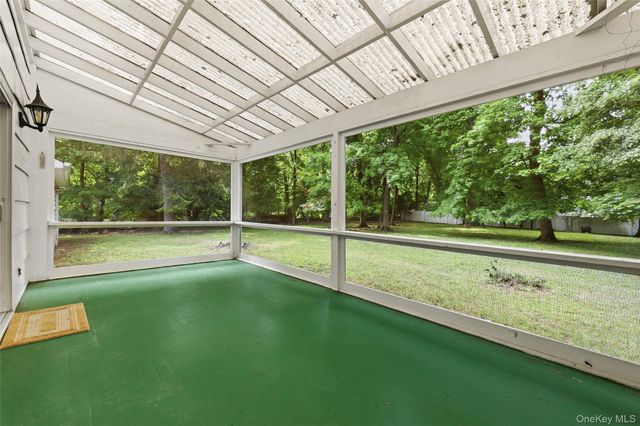 10 Hawthorne Way, Hartsdale, NY 10530
