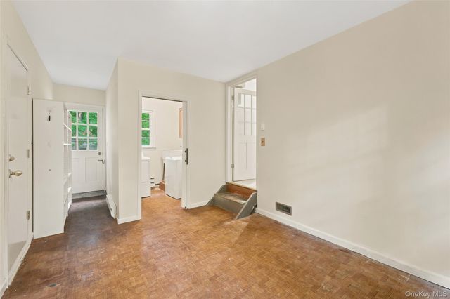 10 Hawthorne Way, Hartsdale, NY 10530