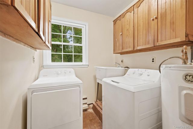 10 Hawthorne Way, Hartsdale, NY 10530