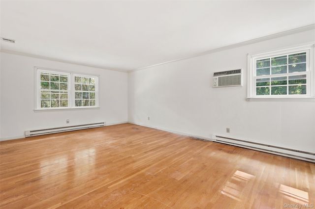 10 Hawthorne Way, Hartsdale, NY 10530