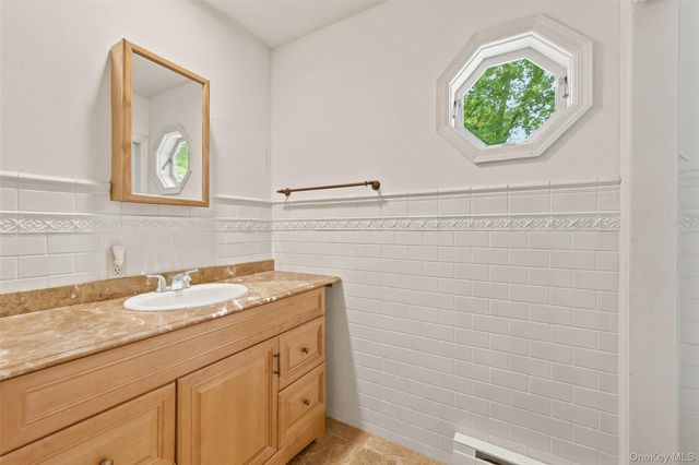 10 Hawthorne Way, Hartsdale, NY 10530