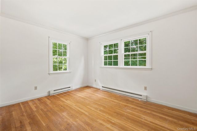 10 Hawthorne Way, Hartsdale, NY 10530