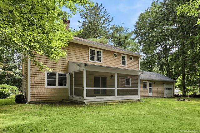 10 Hawthorne Way, Hartsdale, NY 10530