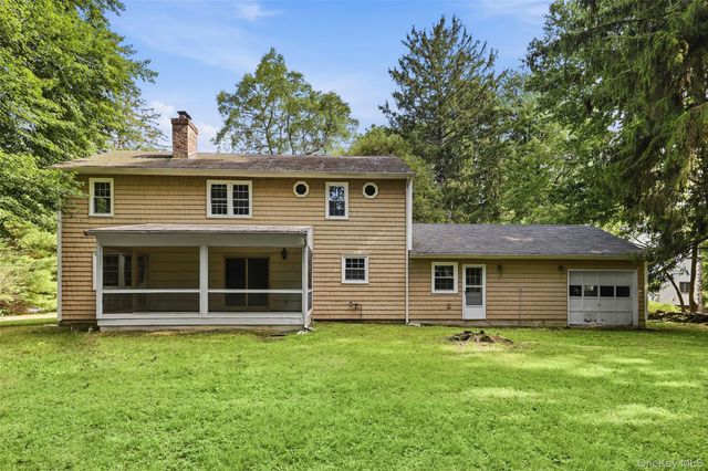 10 Hawthorne Way, Hartsdale, NY 10530