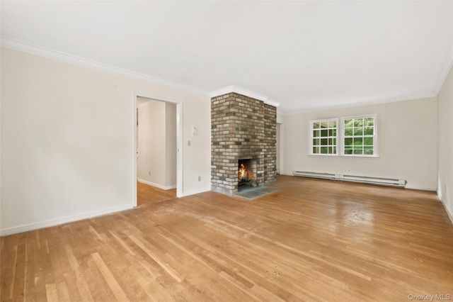 10 Hawthorne Way, Hartsdale, NY 10530
