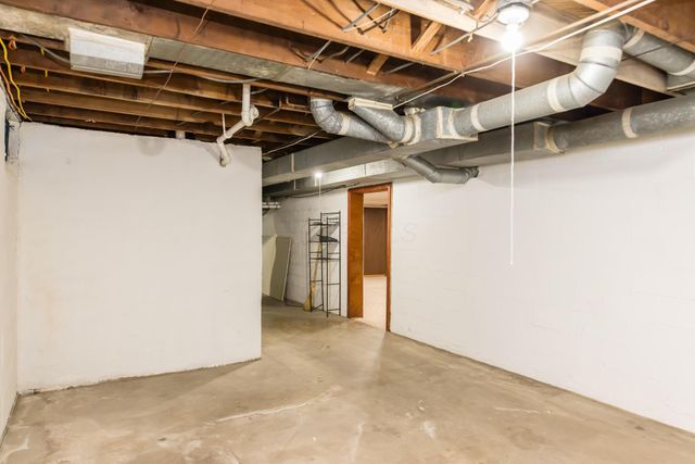 92 N Harding Road, Columbus, OH 43209