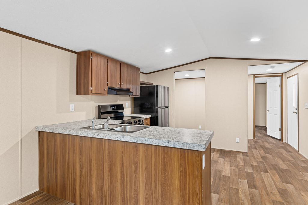 Image 10 of property listing at 115 Whippoorwill Drive, Summerville, SC 29483