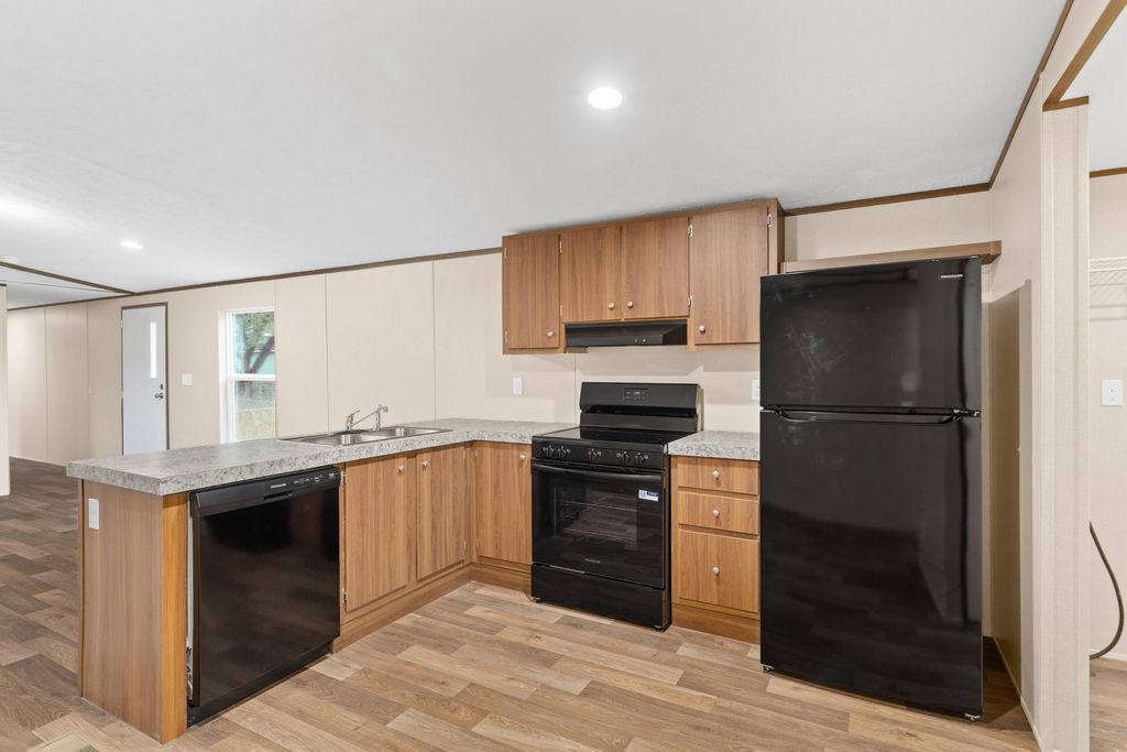 Image 11 of property listing at 115 Whippoorwill Drive, Summerville, SC 29483