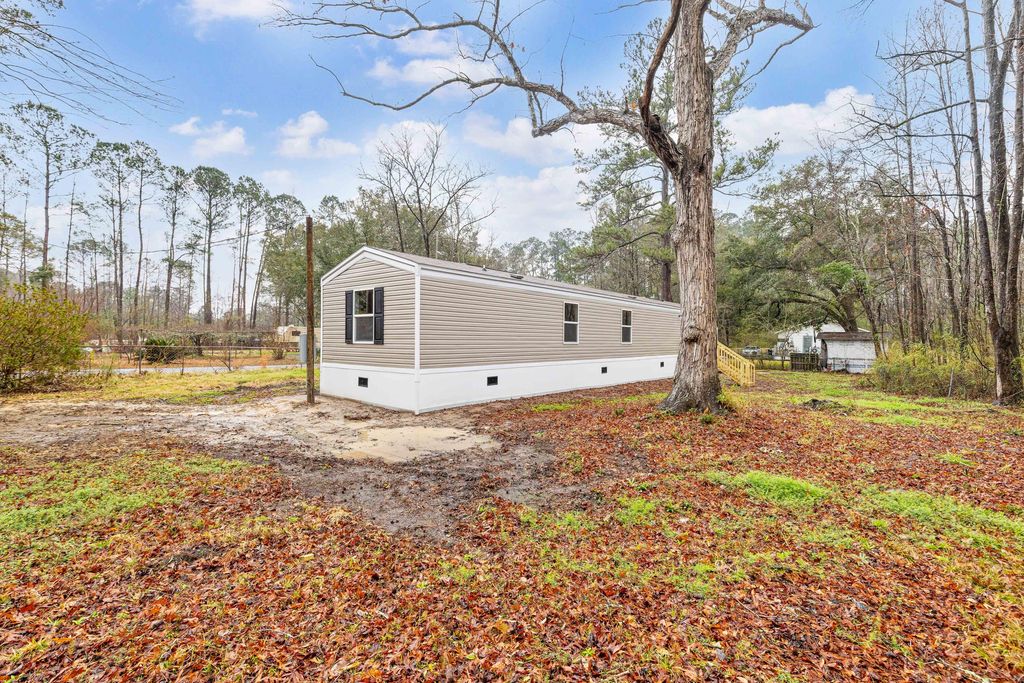 Image 27 of property listing at 115 Whippoorwill Drive, Summerville, SC 29483