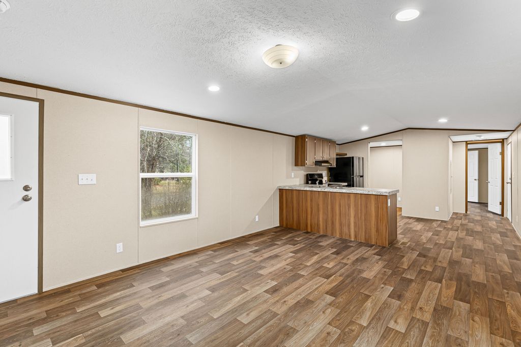 Image 7 of property listing at 115 Whippoorwill Drive, Summerville, SC 29483