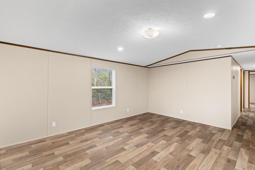 Image 8 of property listing at 115 Whippoorwill Drive, Summerville, SC 29483