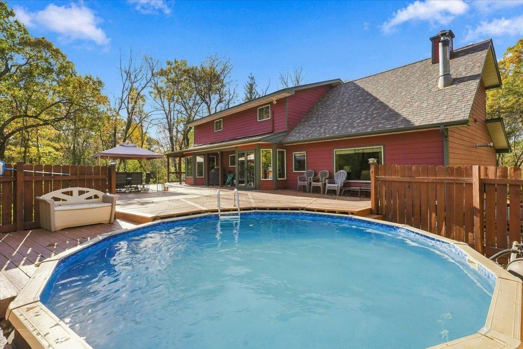 317 Sherwood Forest, River Falls, WI 54022 — photo 3