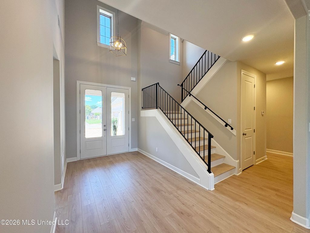 8070 Old Addison Drive, Olive Branch, MS 38654 — photo 2