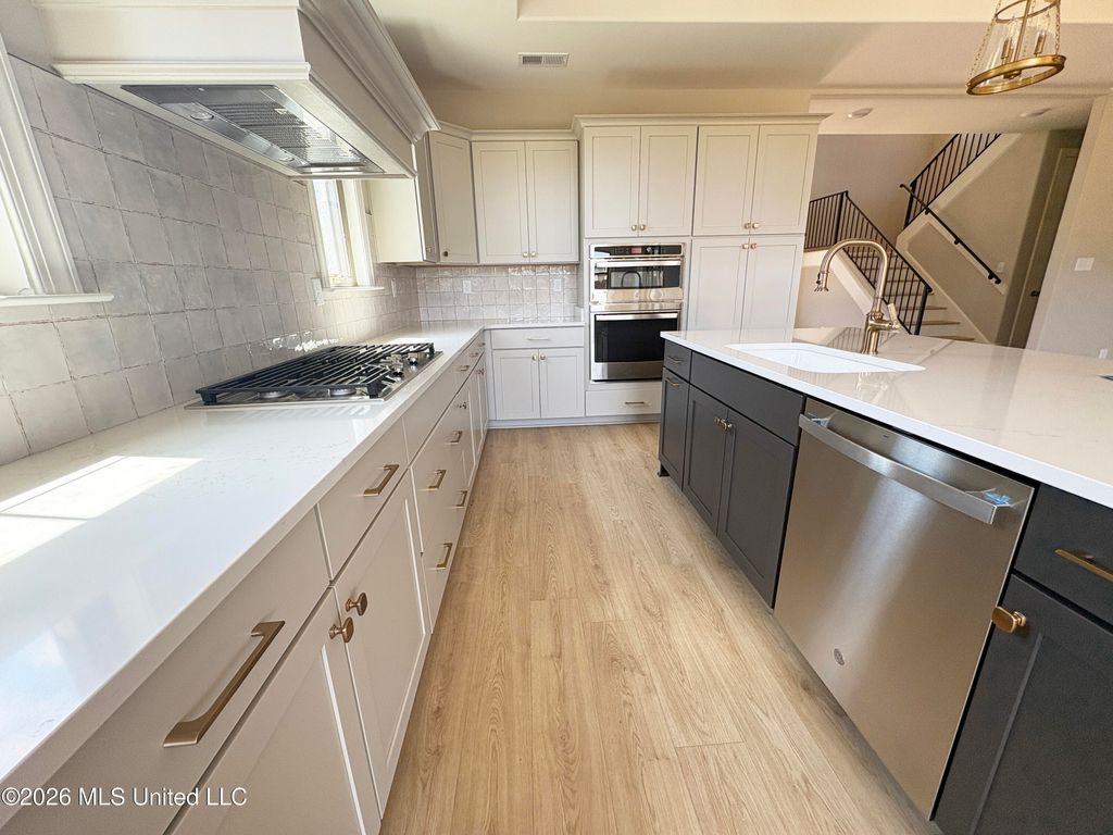 8070 Old Addison Drive, Olive Branch, MS 38654 — photo 5
