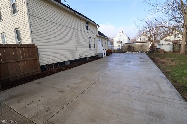 3346 W 59th Place, Cleveland, OH 44102