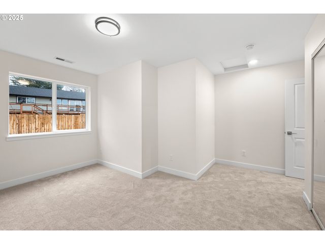 7684 Se 98TH Ave, Portland, OR 97266