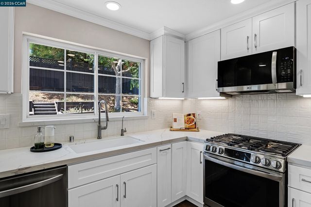11698 Serra Ct, Dublin, CA 94568
