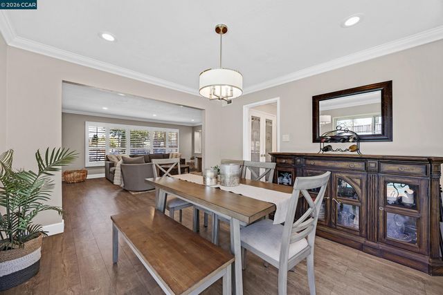 11698 Serra Ct, Dublin, CA 94568