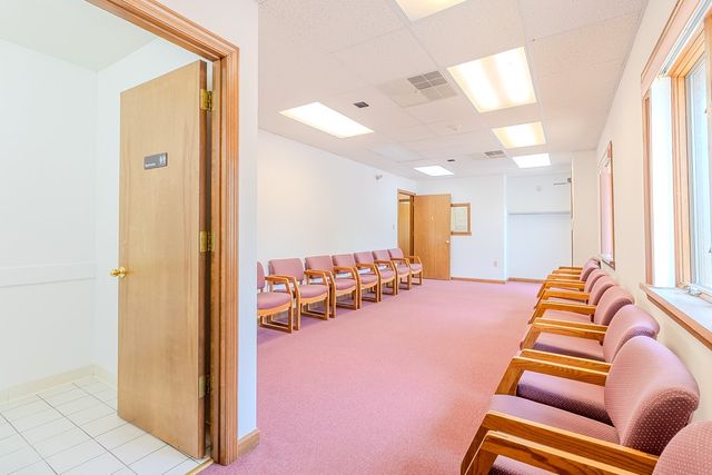 1027 W Main St, Mt Pleasant Twp, PA 15666