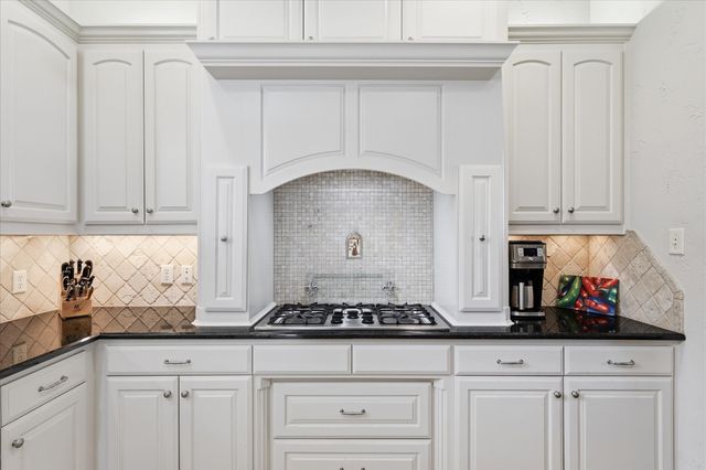 605 Montgomery Street, Fort Worth, TX 76107