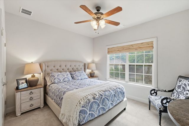 605 Montgomery Street, Fort Worth, TX 76107