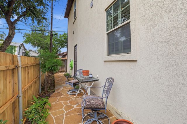 605 Montgomery Street, Fort Worth, TX 76107