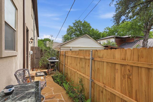 605 Montgomery Street, Fort Worth, TX 76107