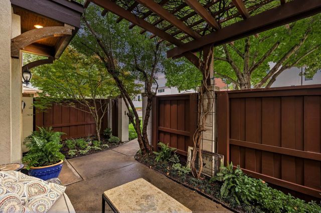 605 Montgomery Street, Fort Worth, TX 76107