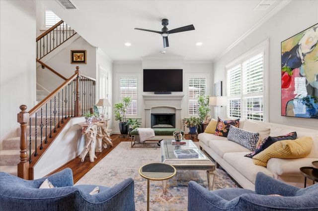 605 Montgomery Street, Fort Worth, TX 76107