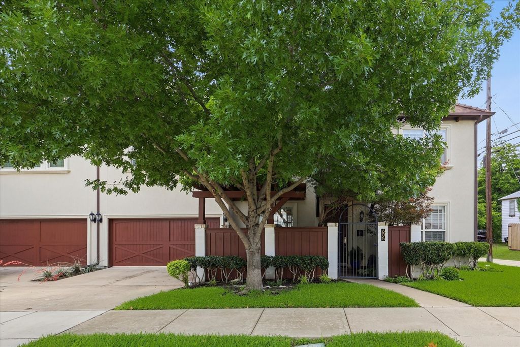 605 Montgomery Street, Fort Worth, TX 76107