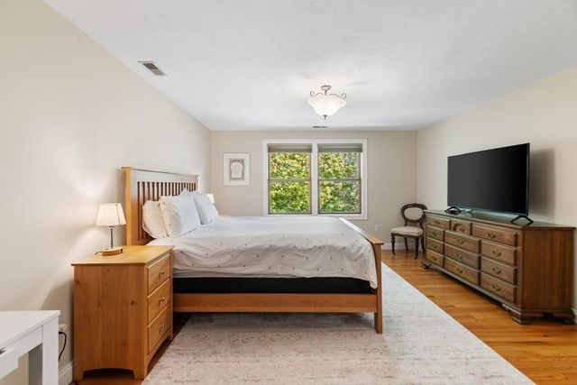 10 University Park, Waltham, MA 02453