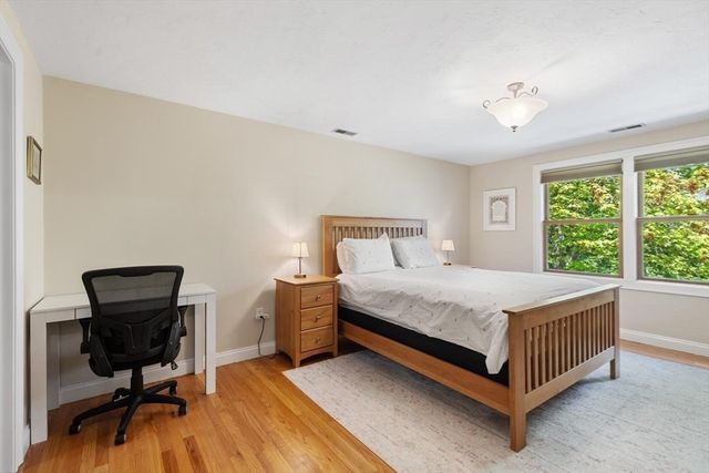 10 University Park, Waltham, MA 02453