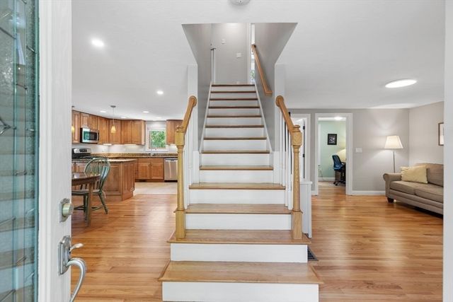10 University Park, Waltham, MA 02453